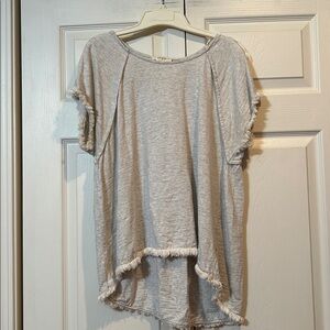 Umgee Light Gray Frayed Hem Short Sleeve Top